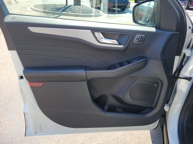 Used 2023 Ford Escape Platinum w/ Premium Technology Package image 16
