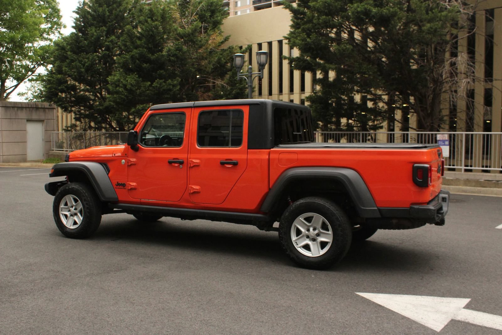 Used 2020 Jeep Gladiator Sport w/ Quick Order Package 24S AWD/4WD image 9