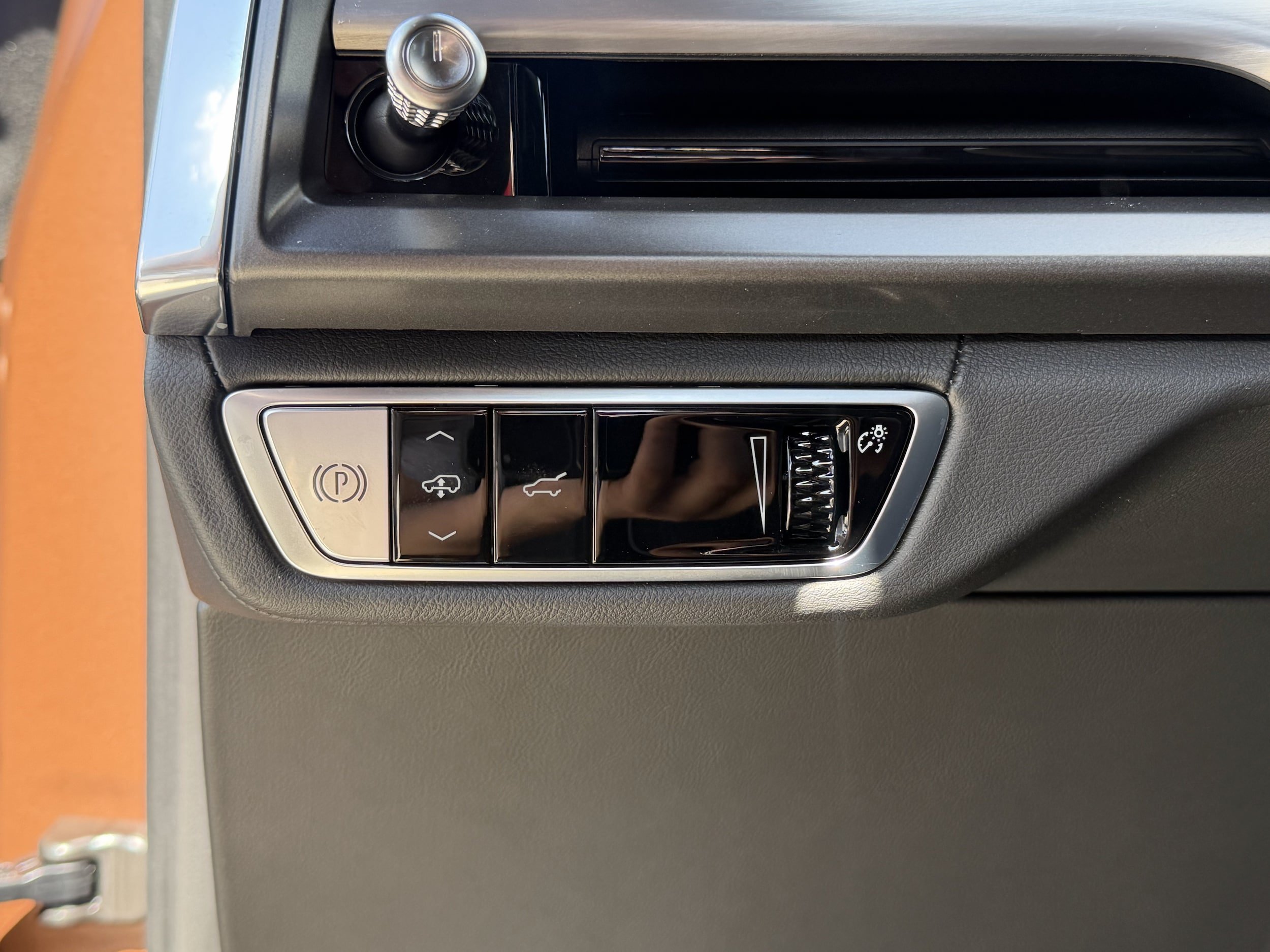 New 2027 Cadillac Vistiq Platinum w/ LPO, Floor Liner Package AWD/4WD image 16