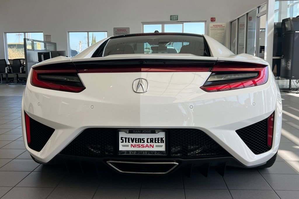 Used 2017 Acura NSX image 4