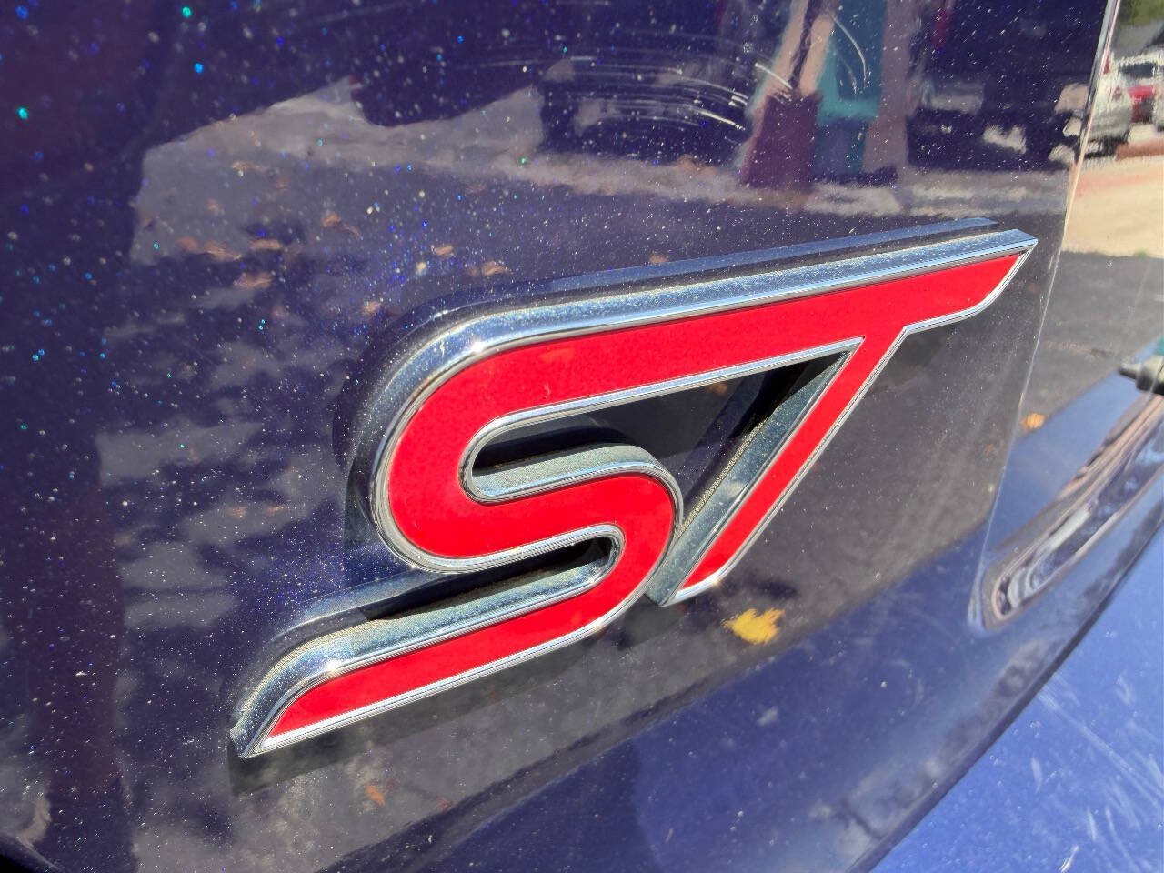 Used 2016 Ford Fiesta ST FWD image 4