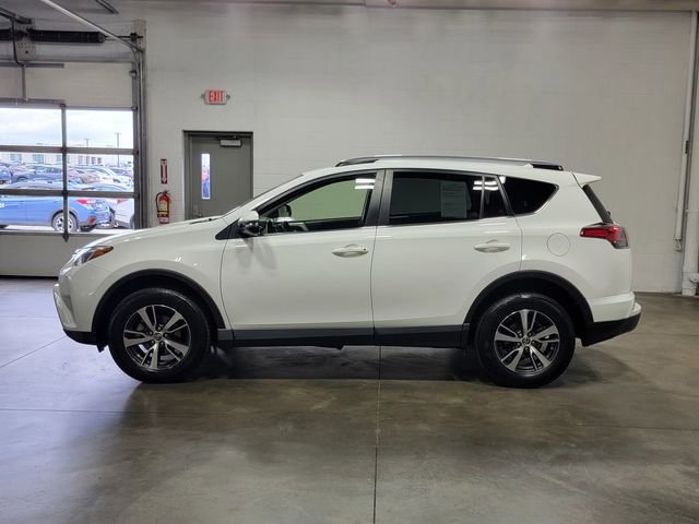 Used 2017 Toyota RAV4 XLE AWD/4WD image 8
