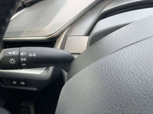Certified 2025 Toyota Prius LE FWD image 25