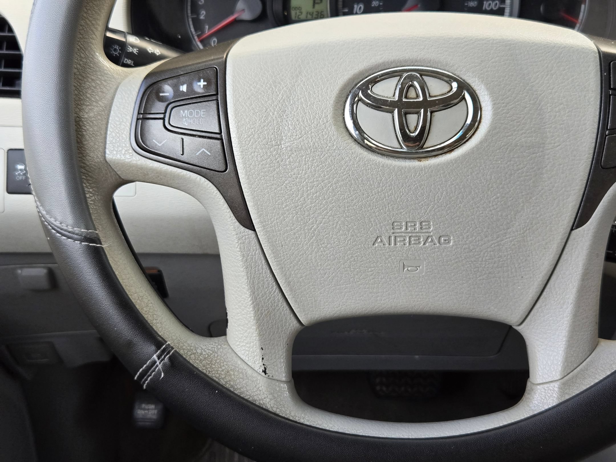 Used 2013 Toyota Sienna LE FWD image 20