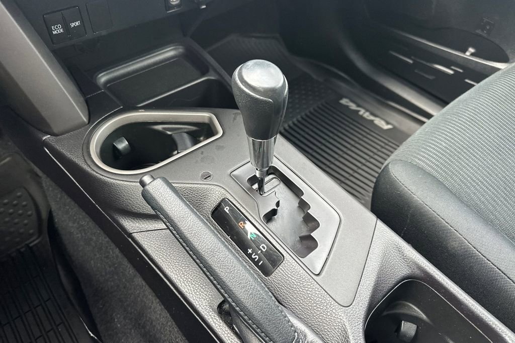 Used 2016 Toyota RAV4 LE image 22