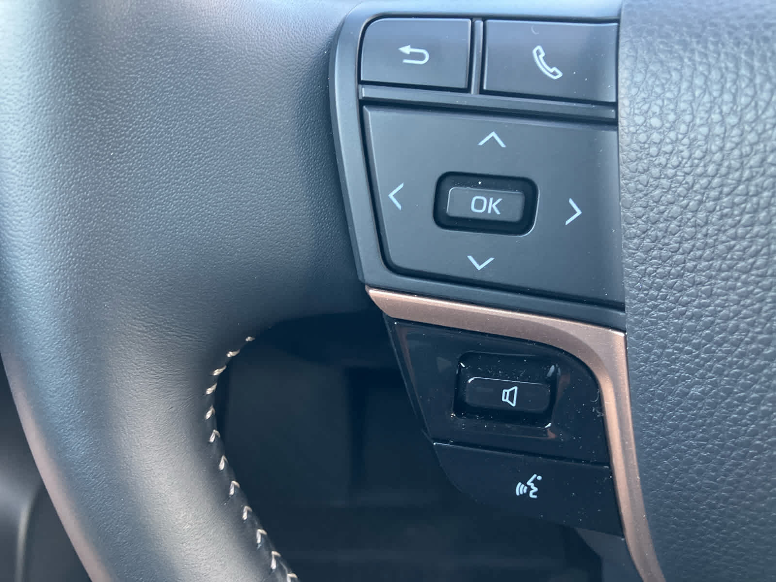 Certified 2026 Toyota Crown Platinum AWD/4WD image 19