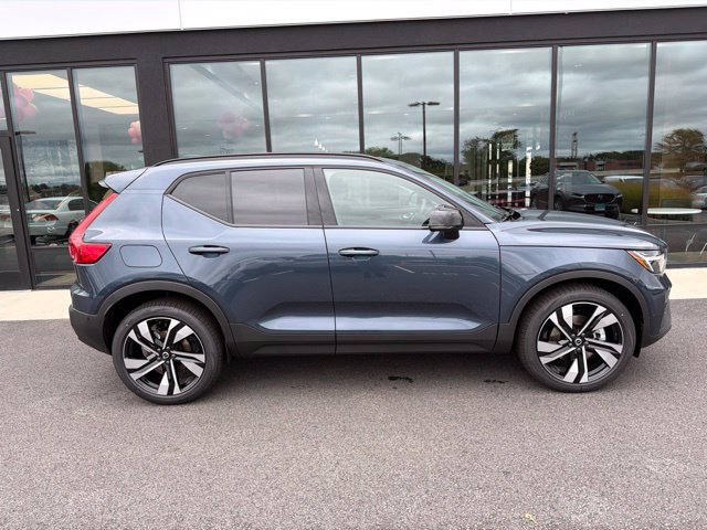 New 2026 Volvo XC40 B5 Ultra w/ Protection Package Premier AWD/4WD image 2