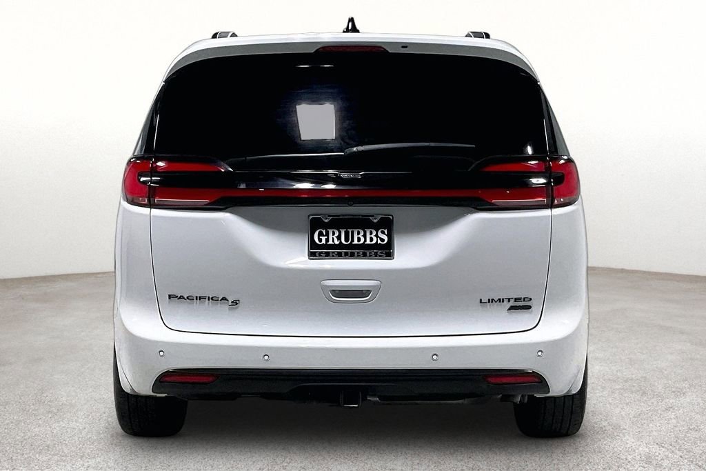 Used 2024 Chrysler Pacifica Limited w/ Uconnect Theater Family Group AWD/4WD image 6
