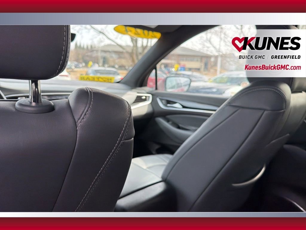 Used 2024 Buick Enclave Premium image 31