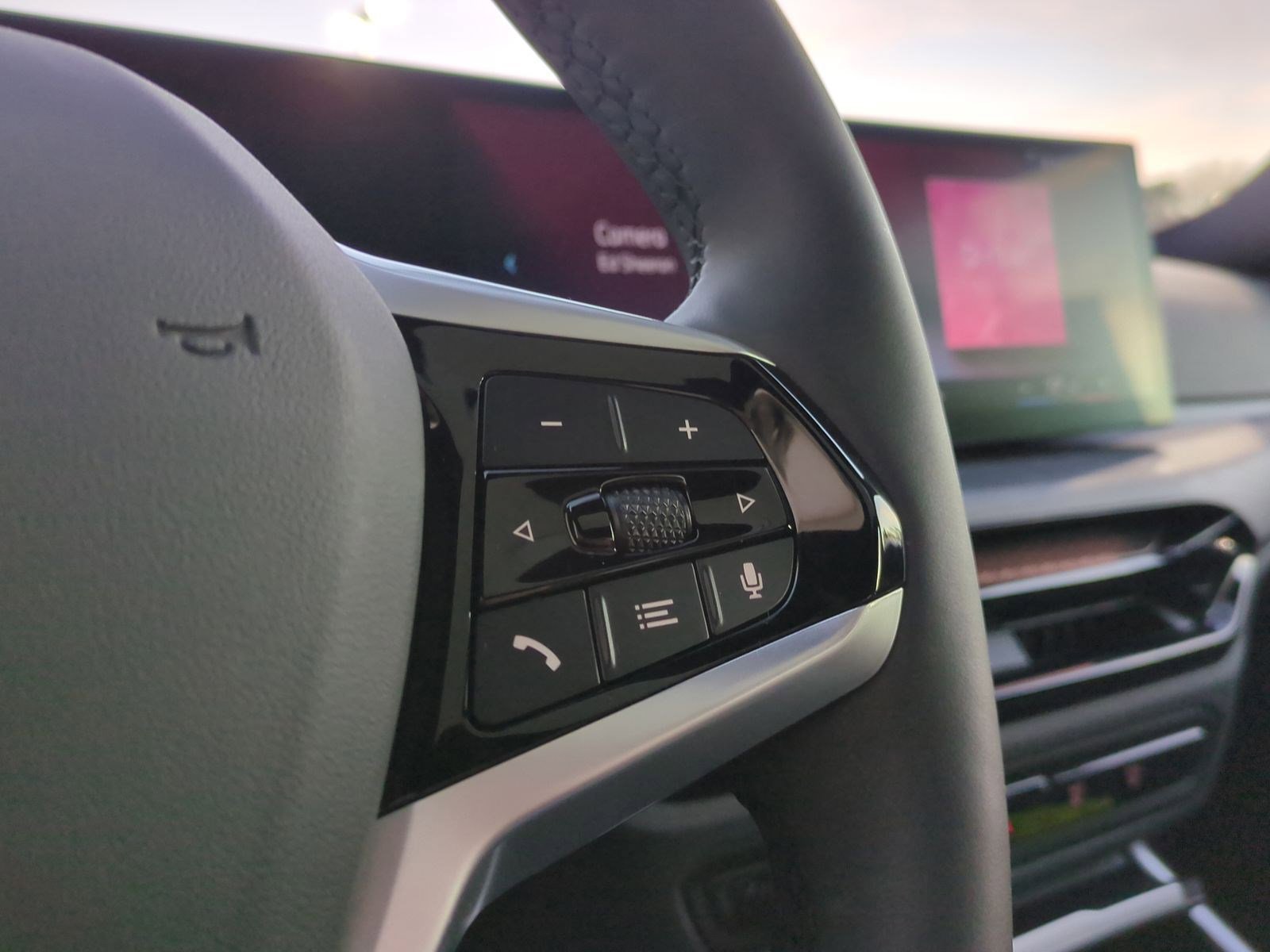 Certified 2025 BMW 330i Sedan w/ Premium Package image 19