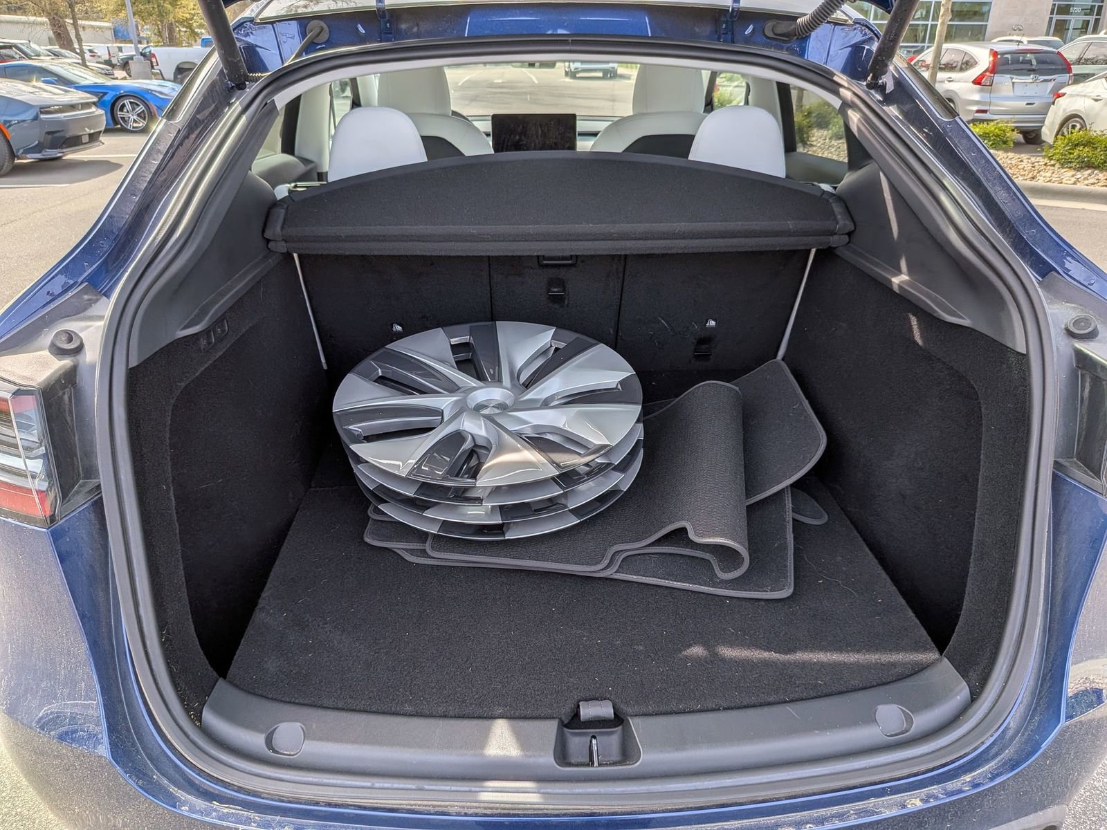 Used 2023 Tesla Model Y Long Range image 31