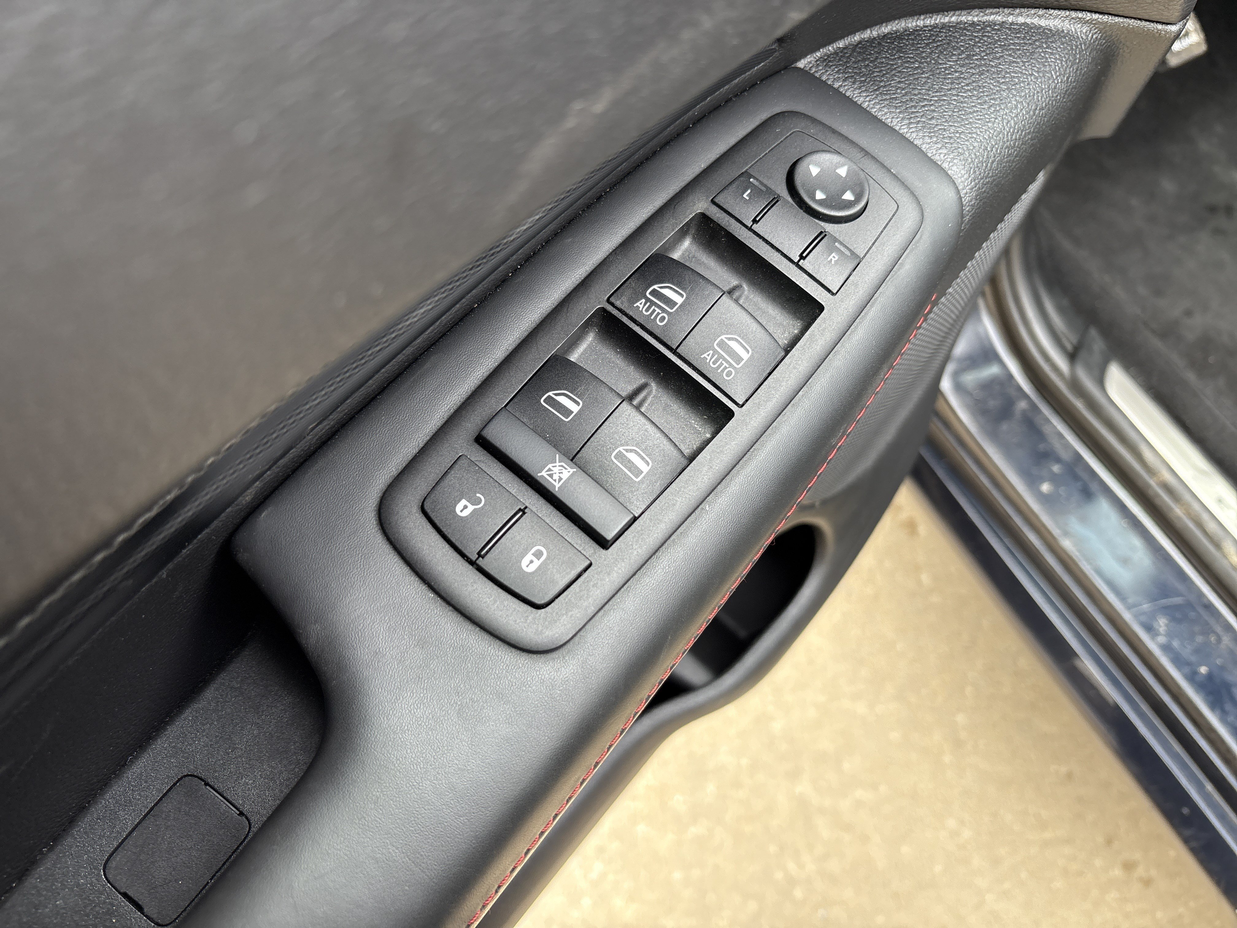 Used 2025 Dodge Durango R/T AWD/4WD image 16