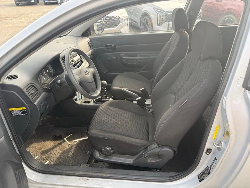 Used 2011 Hyundai Accent GL image 8