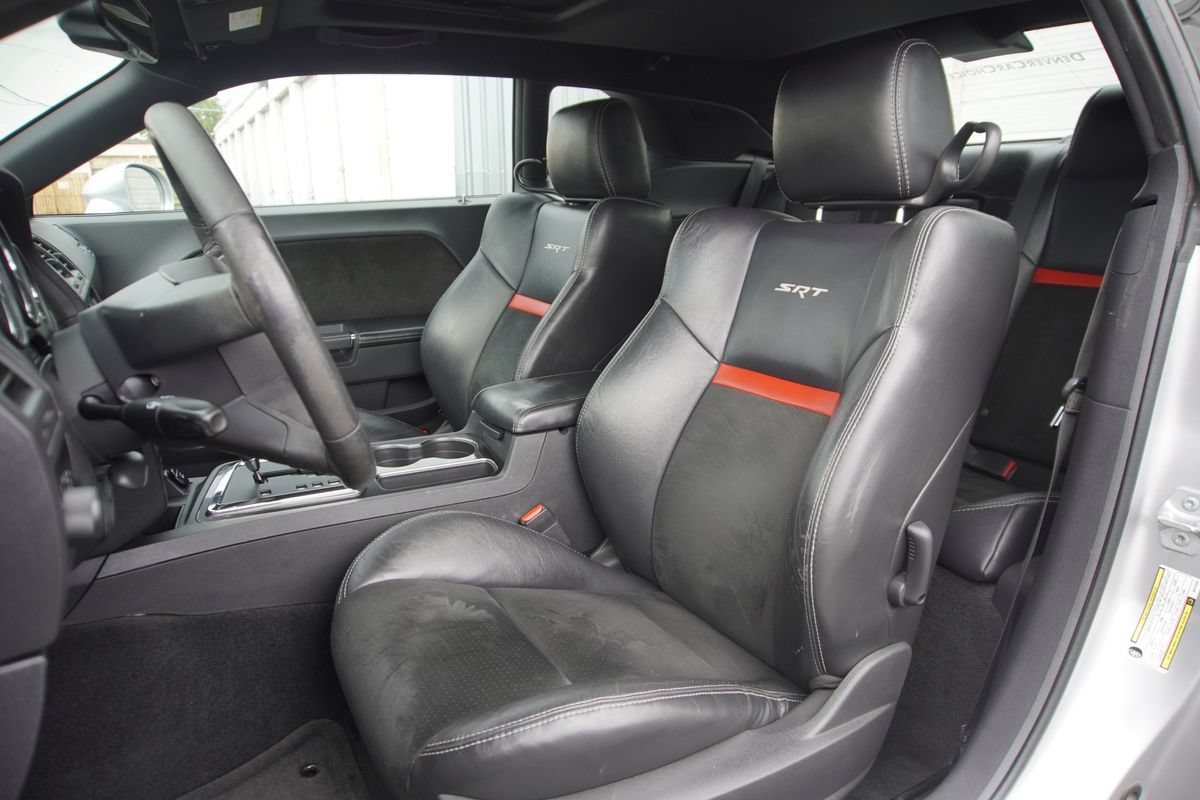 Used 2009 Dodge Challenger SRT8 RWD image 10