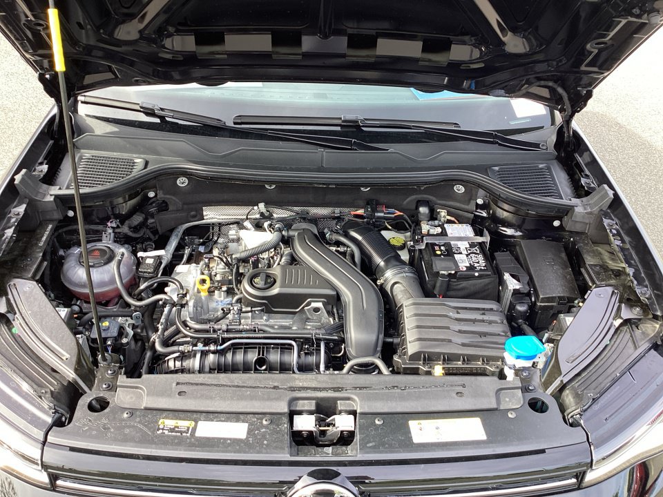 Certified 2025 Volkswagen Taos S AWD/4WD image 16