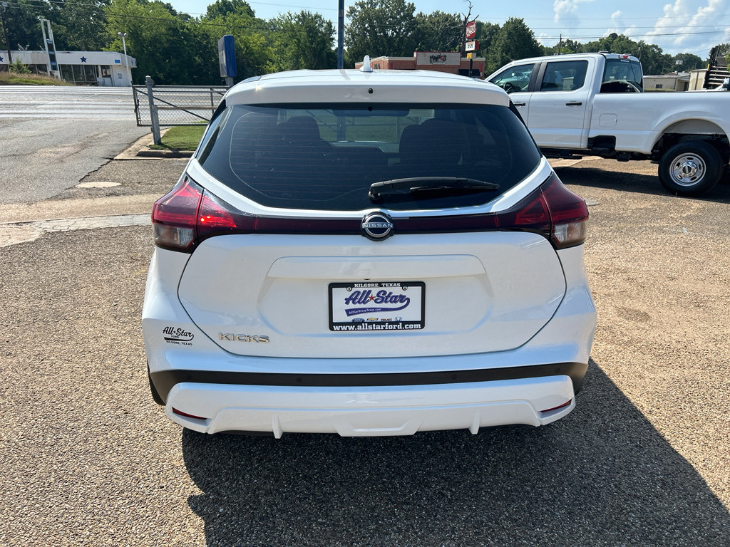 Used 2023 Nissan Kicks S w/ Interior Electronics Package FWD image 3
