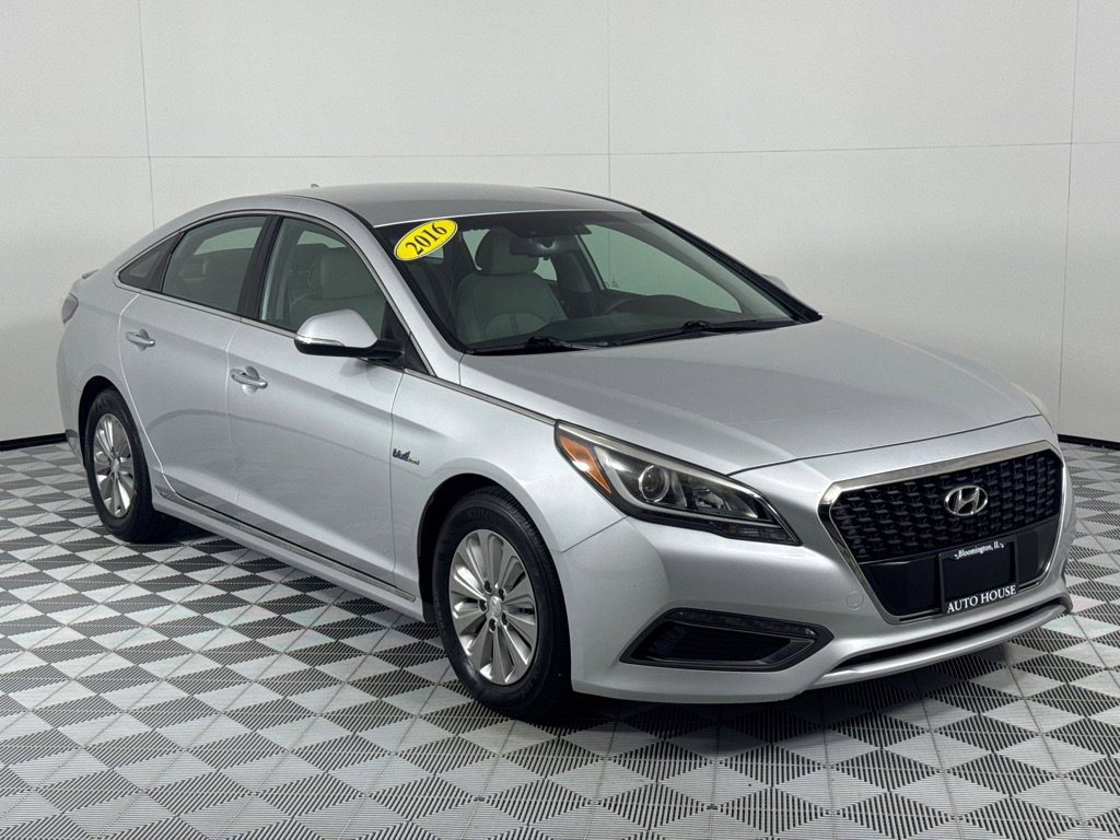 Used 2016 Hyundai Sonata SE image 3