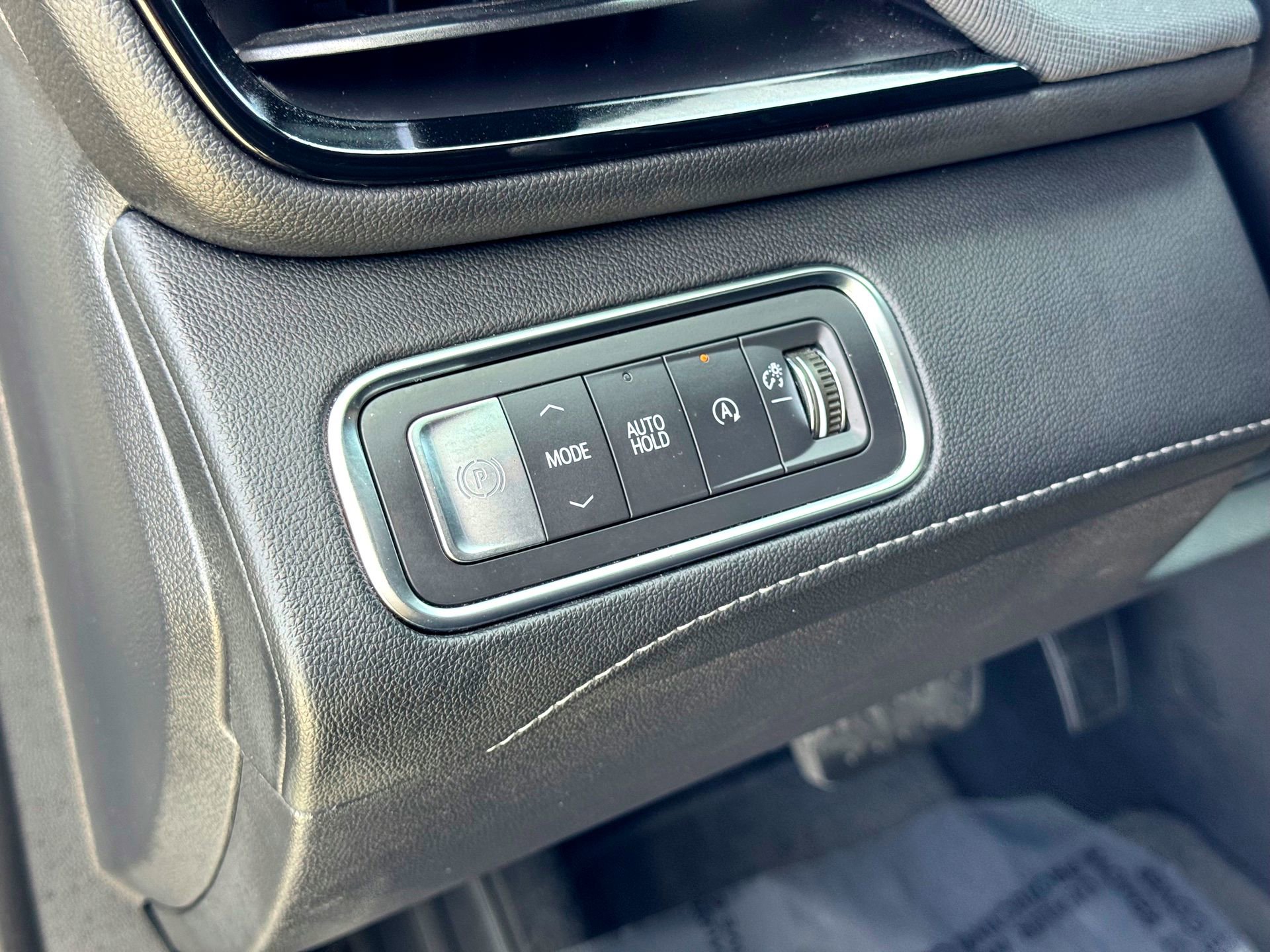 Used 2025 Buick Enclave Preferred image 14