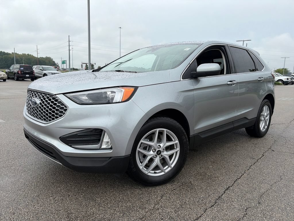 Used 2024 Ford Edge SEL w/ Convenience Package AWD/4WD image 3