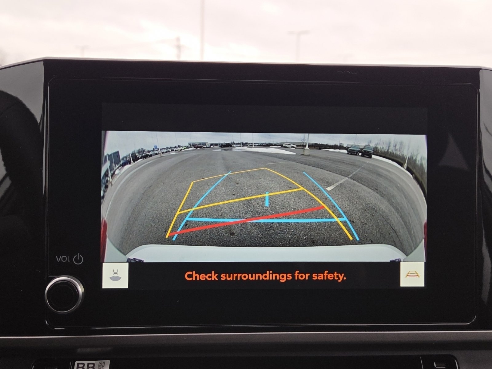 Used 2025 Toyota Camry SE w/ Convenience Package image 8