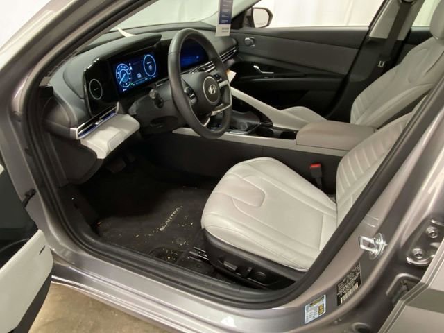 Certified 2025 Hyundai Elantra Limited image 13