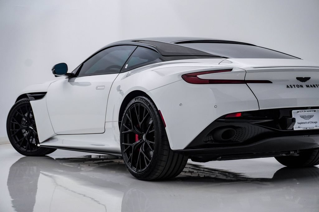 Used 2024 Aston Martin DB12 Coupe RWD image 9