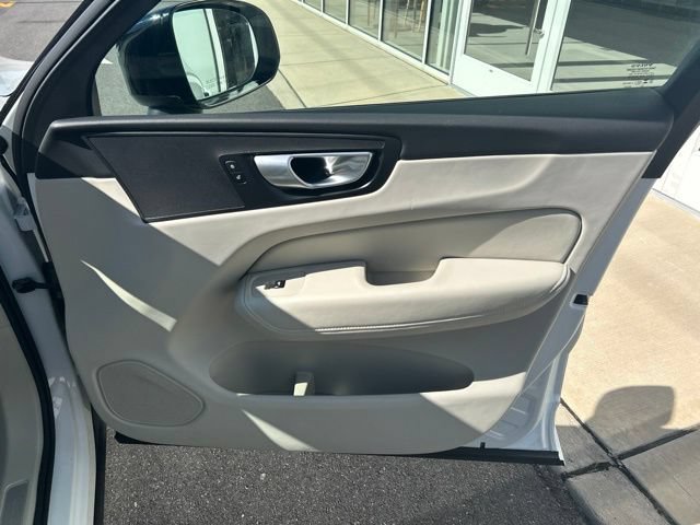 Certified 2024 Volvo XC60 T8 Core w/ Climate Package AWD/4WD image 14