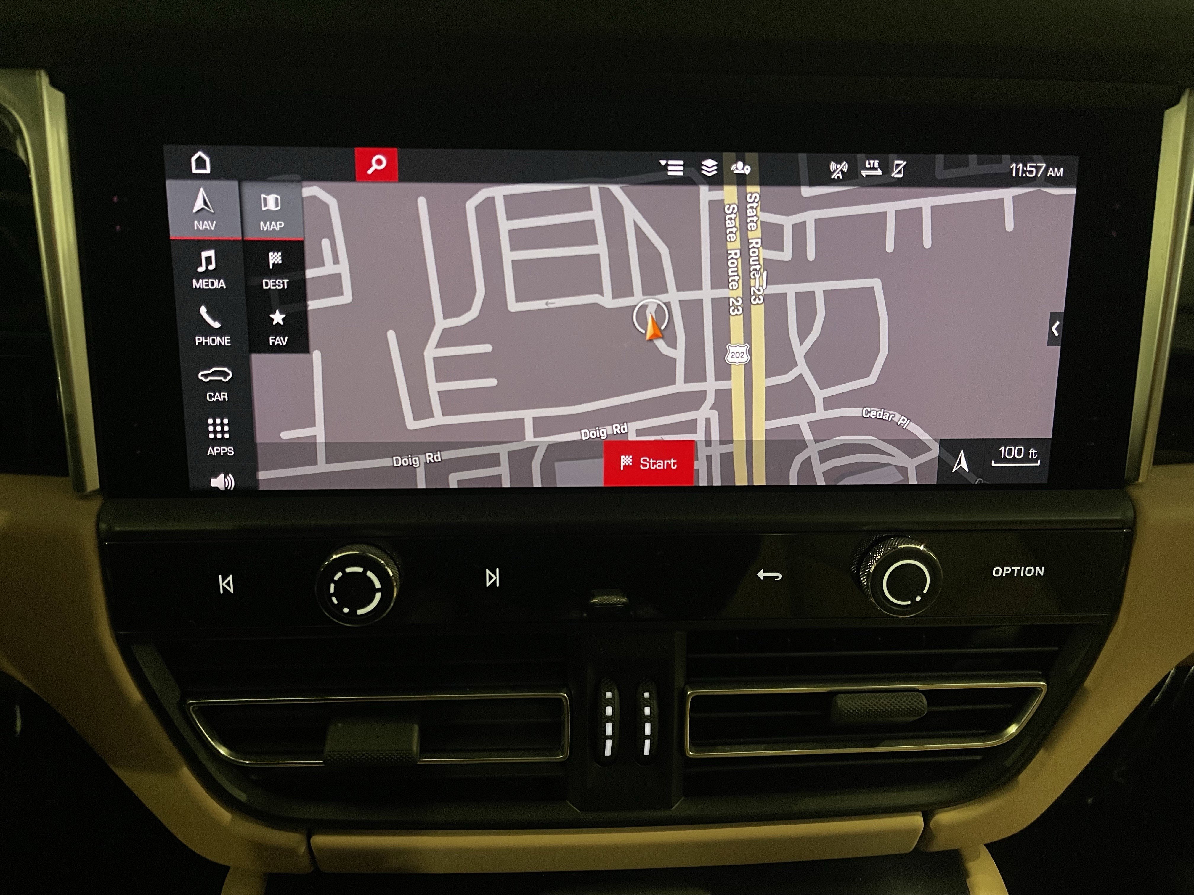 Used 2024 Porsche Macan image 23