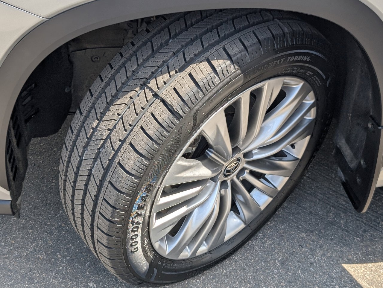 Used 2023 Toyota Highlander Platinum AWD/4WD image 21