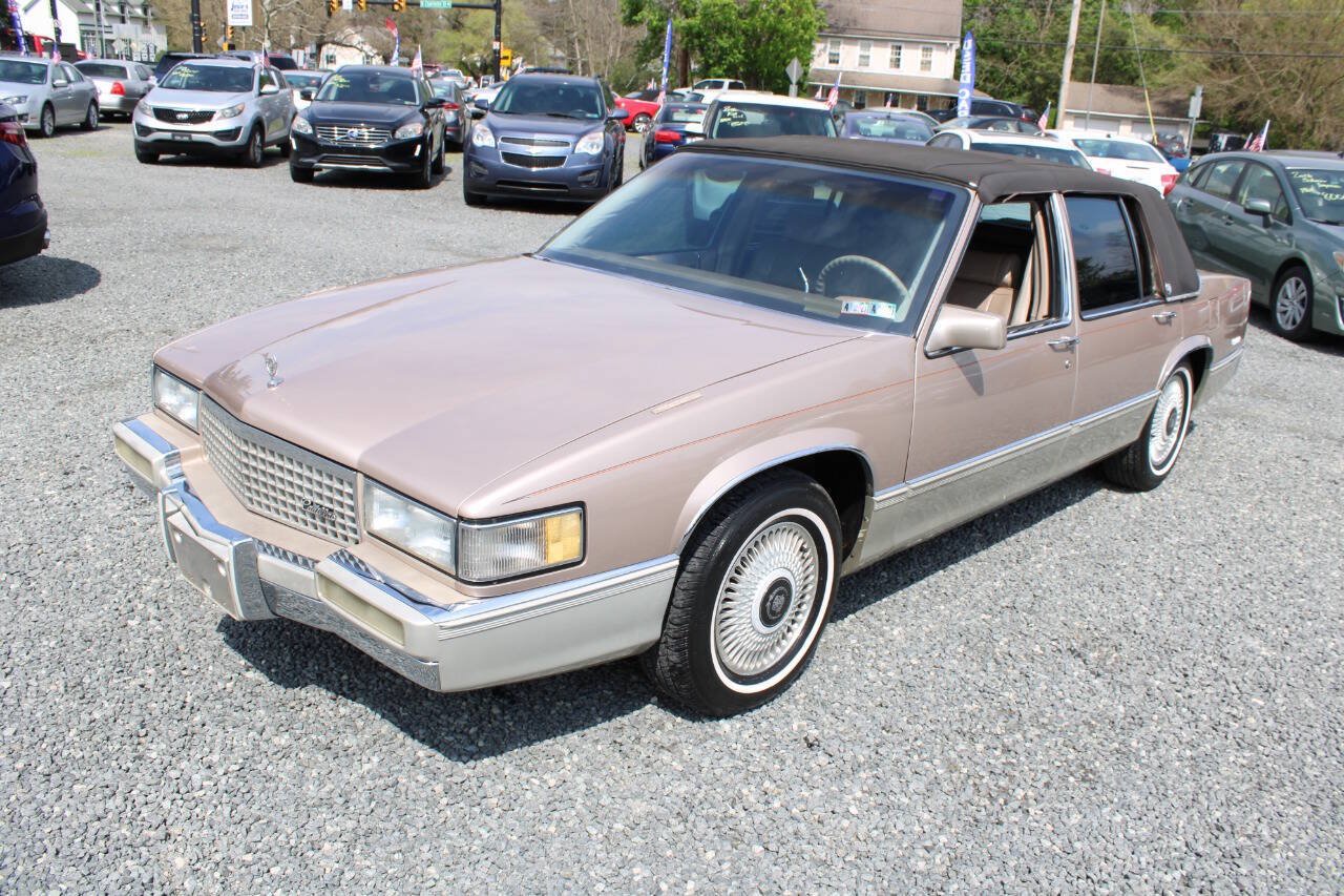 Used 1990 Cadillac De Ville Sedan FWD image 2