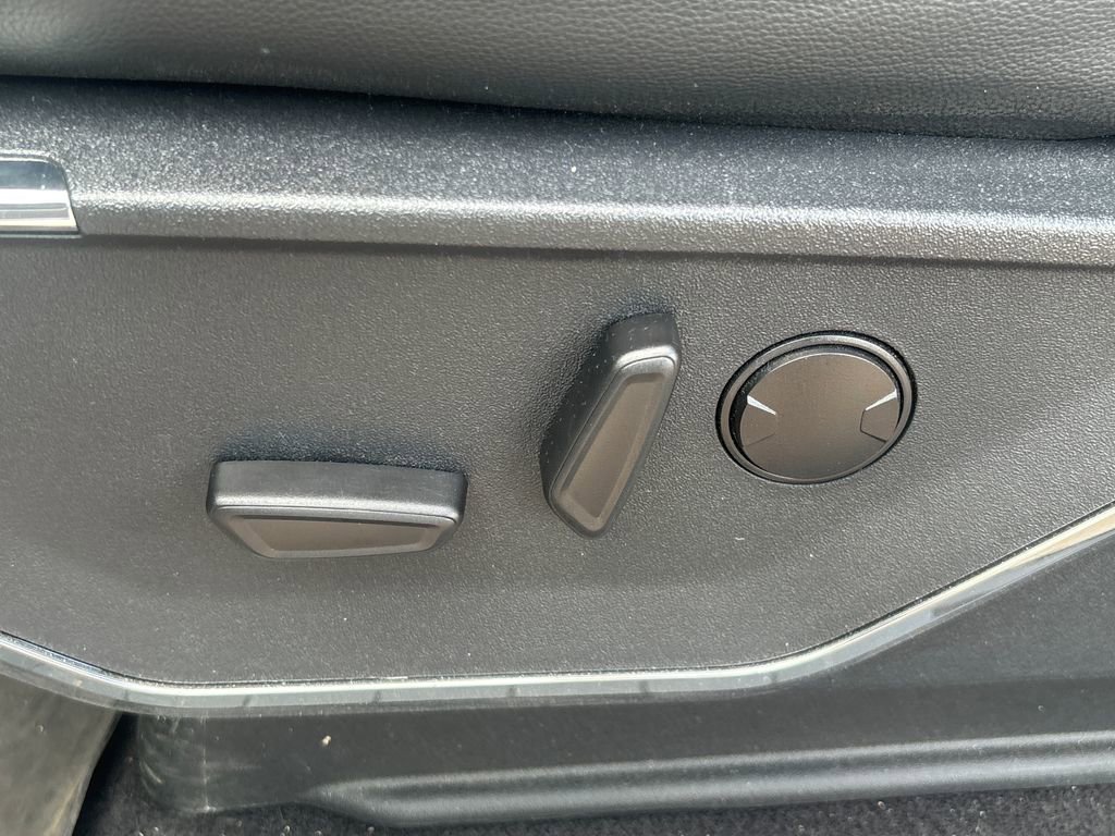 Used 2024 Ford F150 Lariat w/ FX4 Off-Road Package AWD/4WD image 10