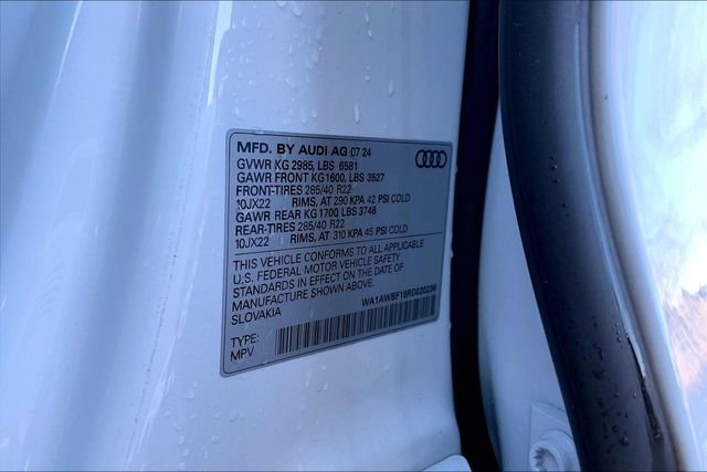 Used 2024 Audi SQ8 Premium Plus w/ Executive Package image 34