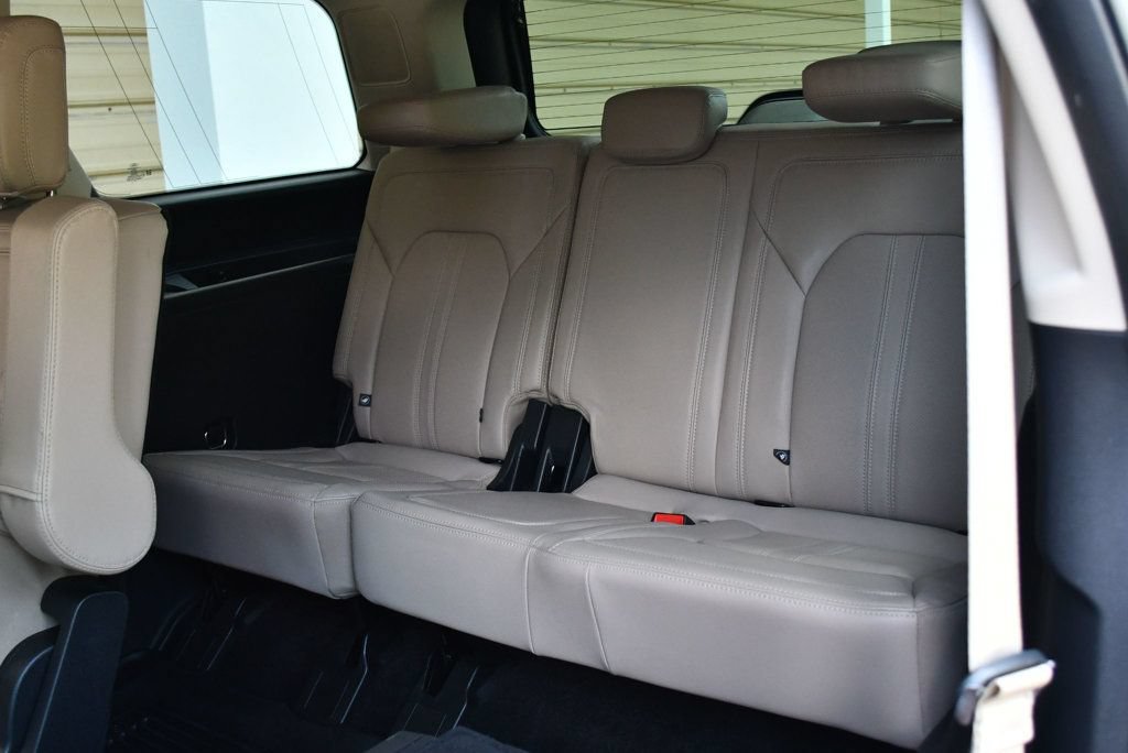 Used 2022 Ford Expedition Limited AWD/4WD image 17