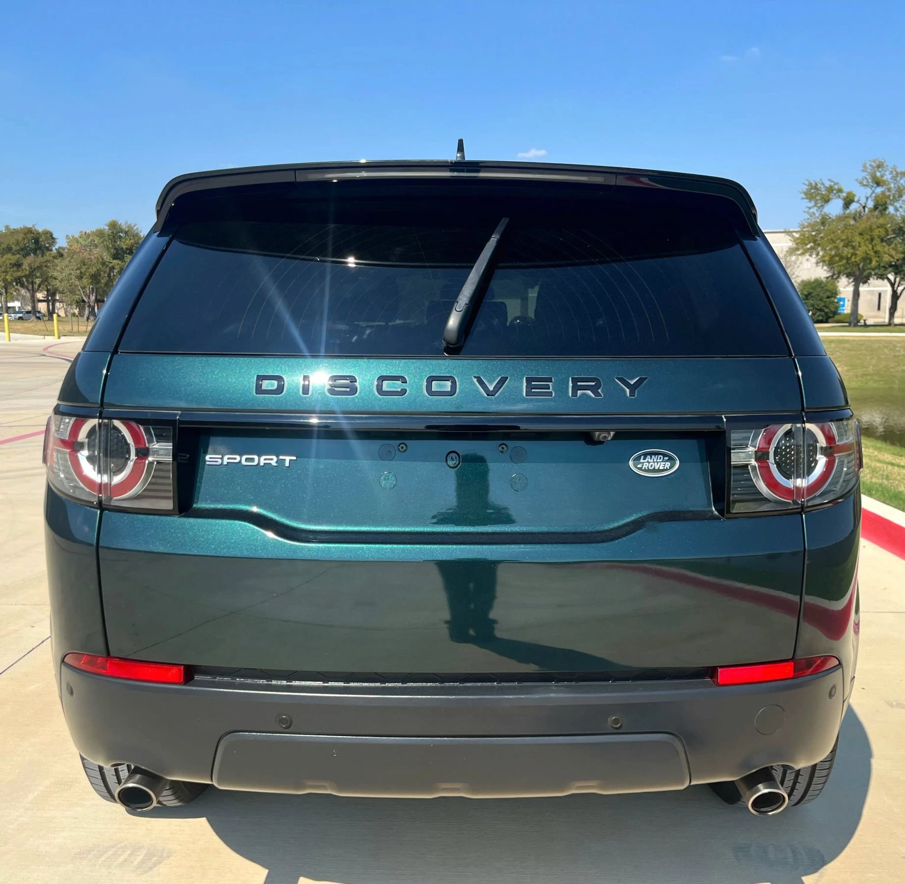 Used 2016 Land Rover Discovery Sport HSE AWD/4WD image 10