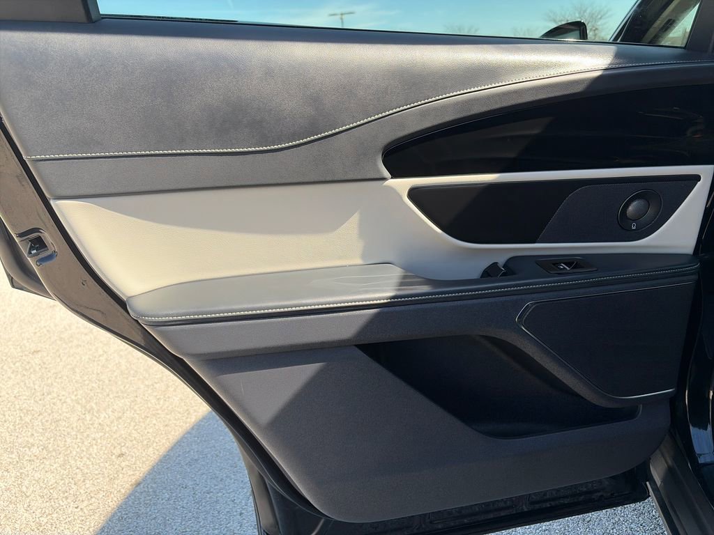 Used 2025 Lincoln Nautilus Premier w/ Equipment Group 102A image 32