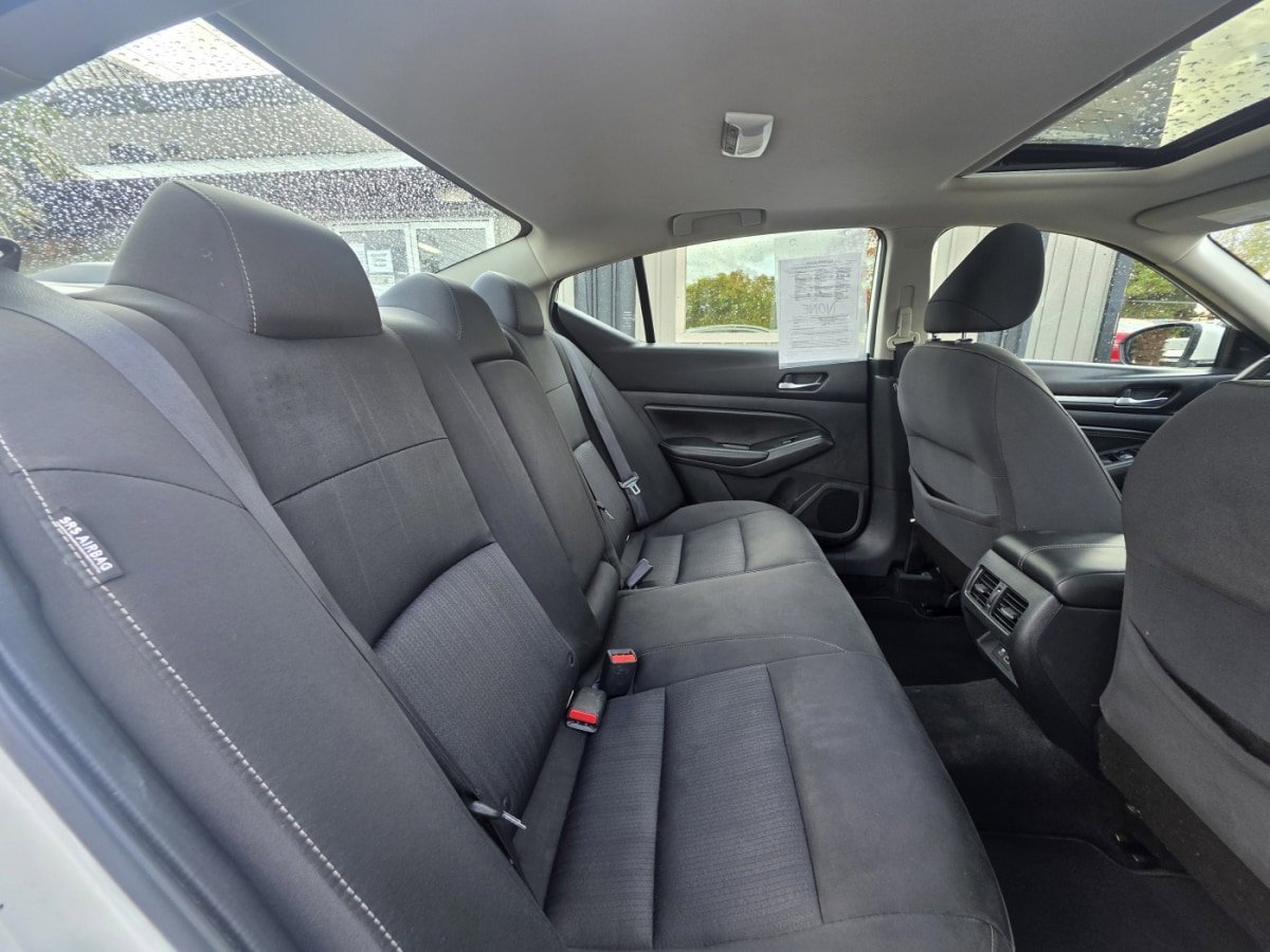 Used 2019 Nissan Altima 2.5 SV FWD image 14