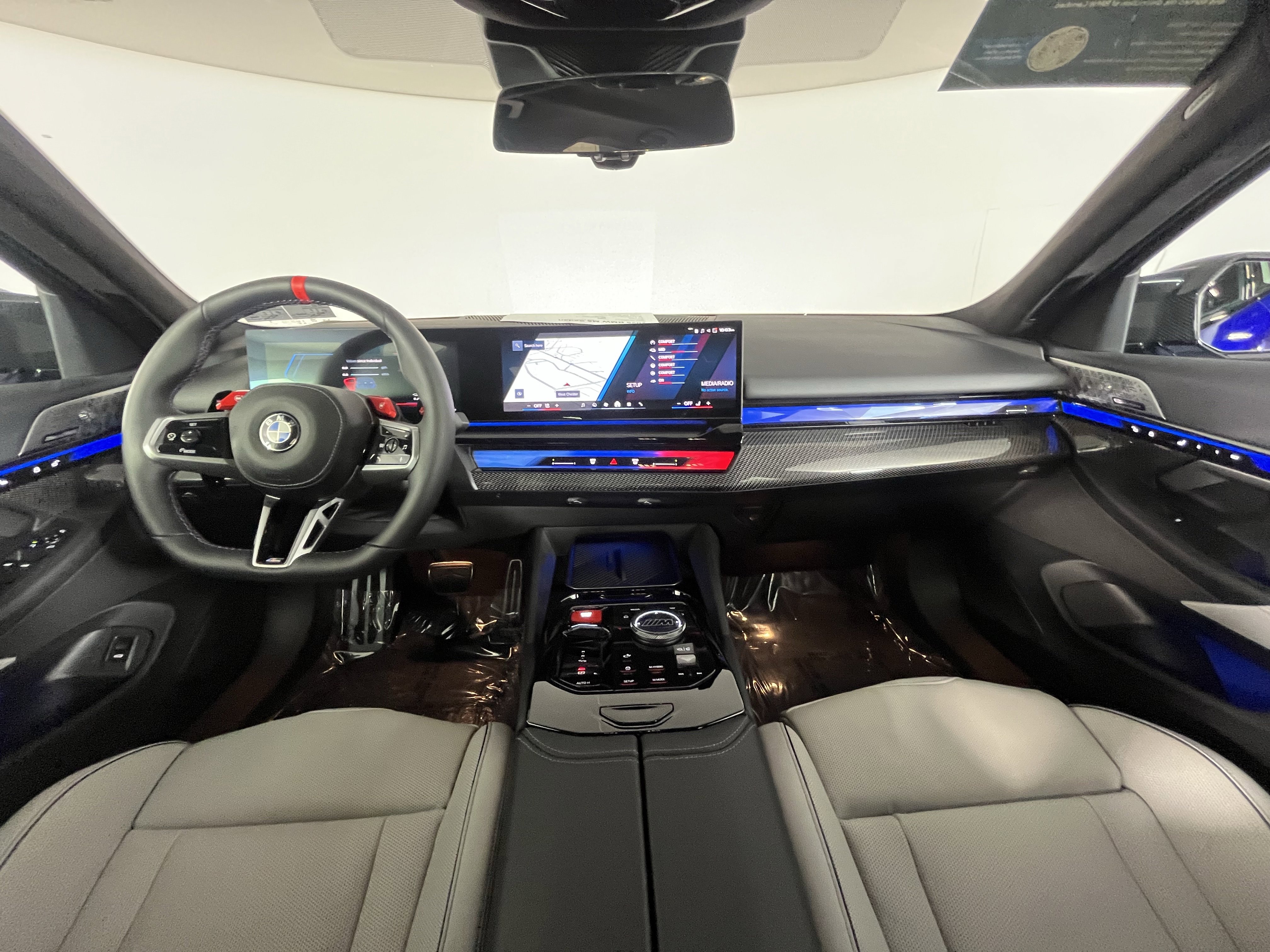 Certified 2025 BMW M5 w/ Carbon Package image 19