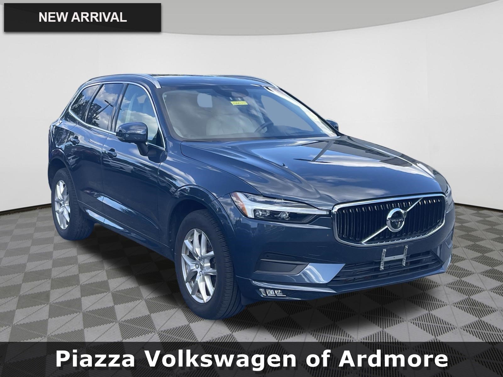 Used 2021 Volvo XC60 T5 Momentum w/ Advanced Package