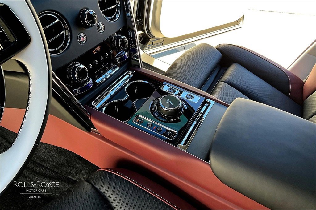 New 2026 Rolls-Royce Cullinan image 8