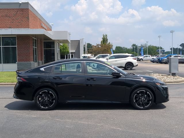 New 2026 Nissan Sentra SR w/ Floor Mat Package FWD image 2