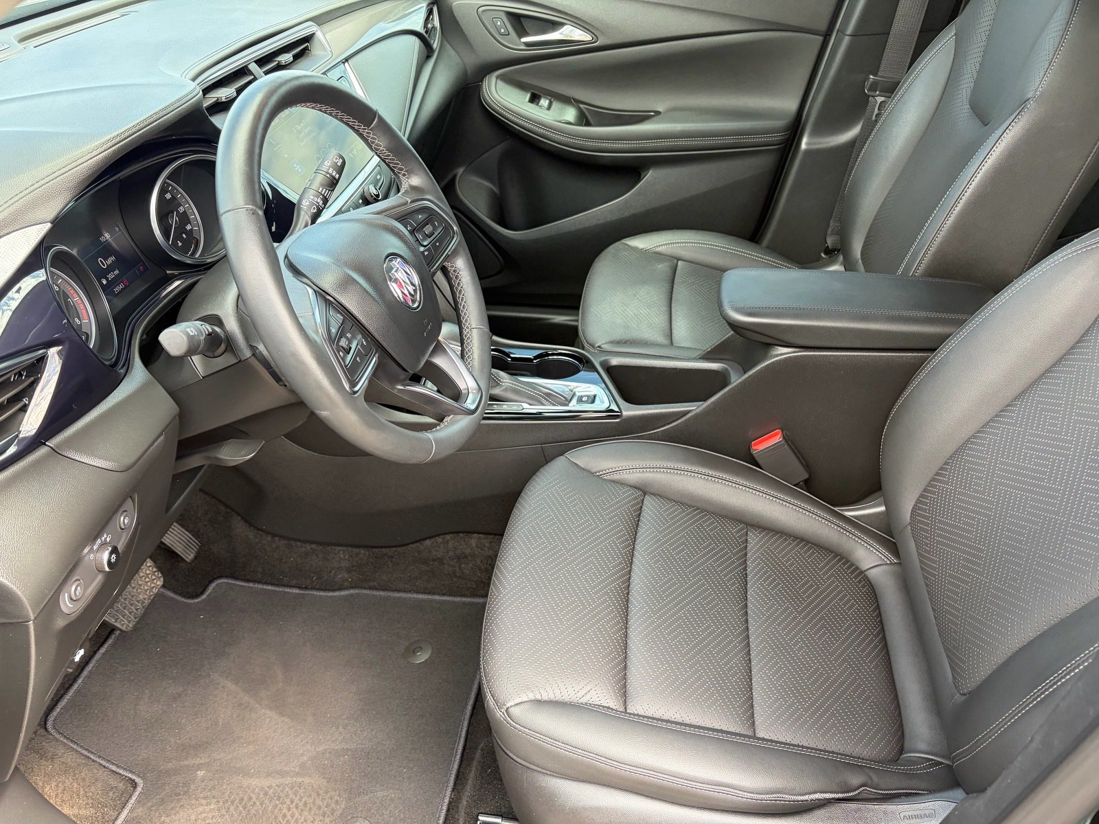 Used 2023 Buick Encore GX Essence w/ Experience Buick Package FWD image 11