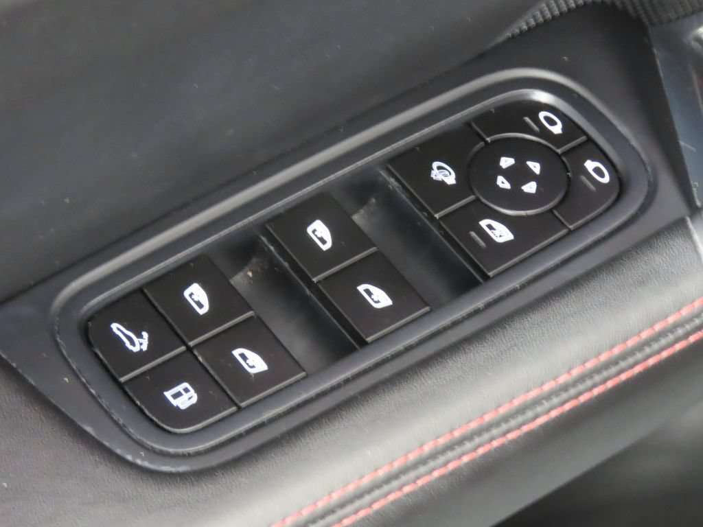 Certified 2023 Porsche Cayenne Turbo S AWD/4WD image 39