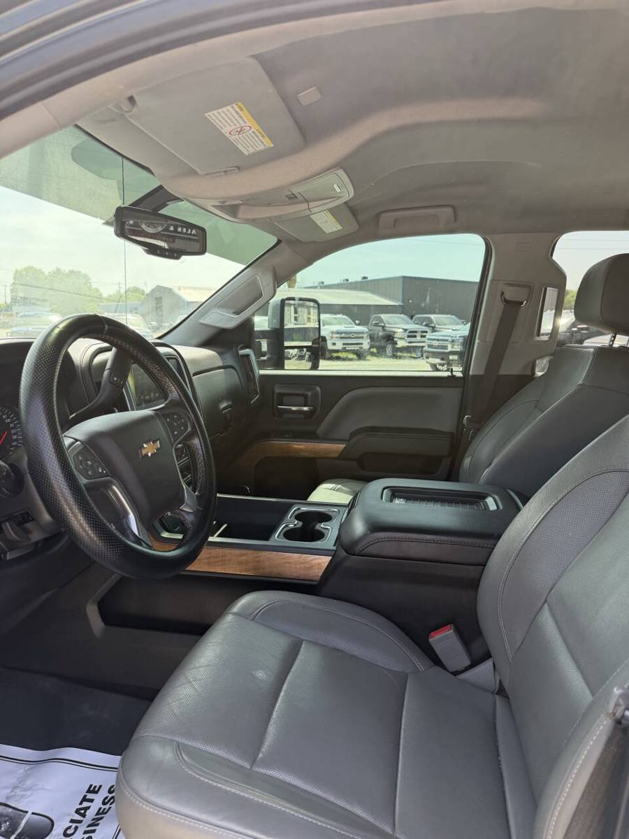 Used 2019 Chevrolet Silverado 2500 LTZ w/ Duramax Plus Package AWD/4WD image 10