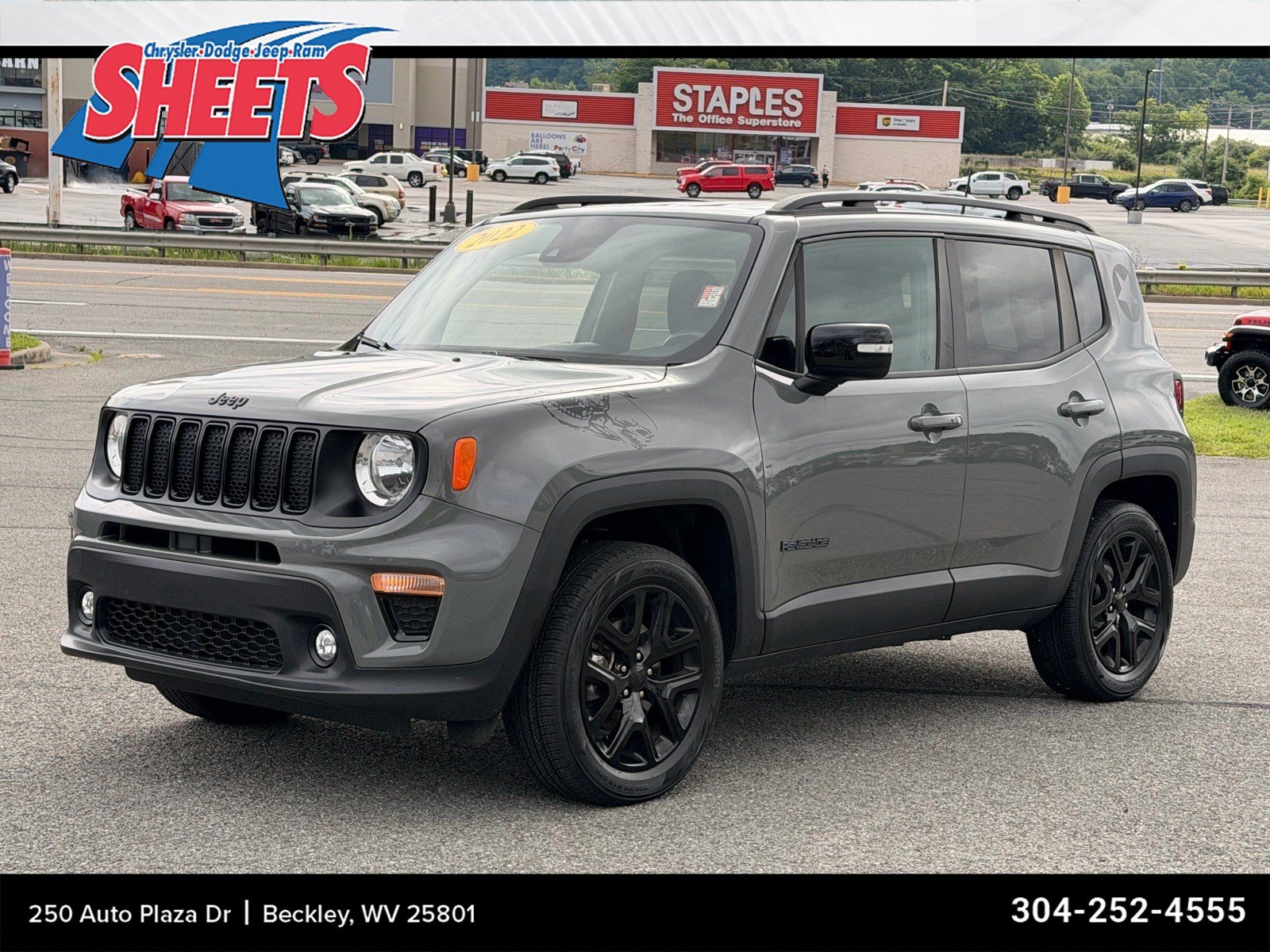 Used 2022 Jeep Renegade Altitude w/ Convenience Group AWD/4WD image 1