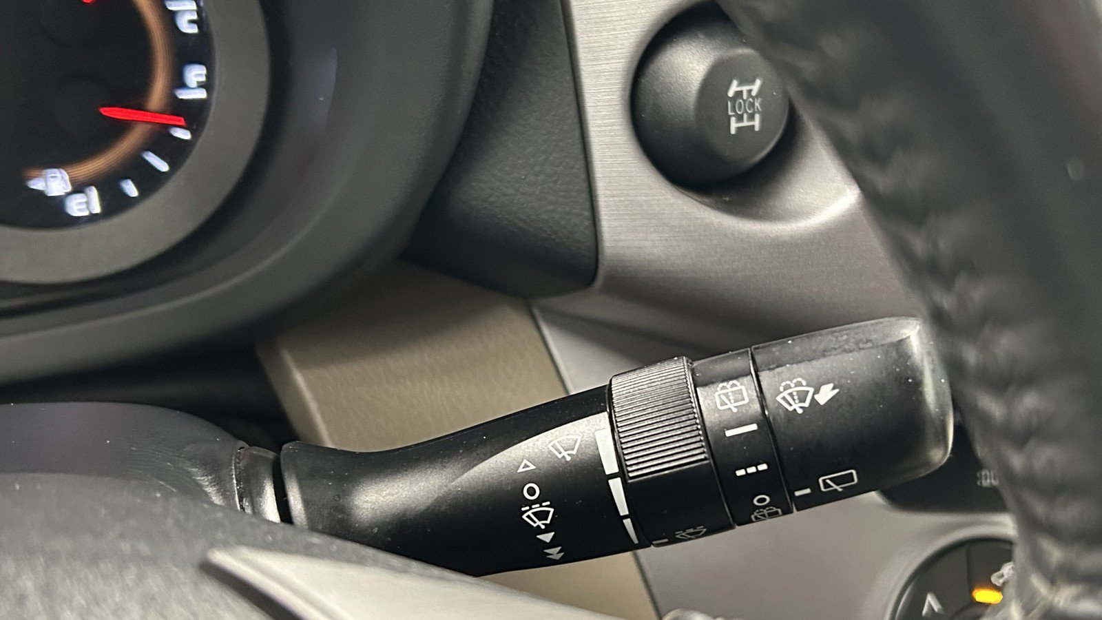 Used 2008 Toyota RAV4 Limited image 24