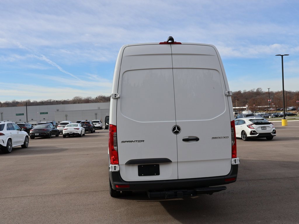 Used 2024 Mercedes-Benz Sprinter 3500 image 14