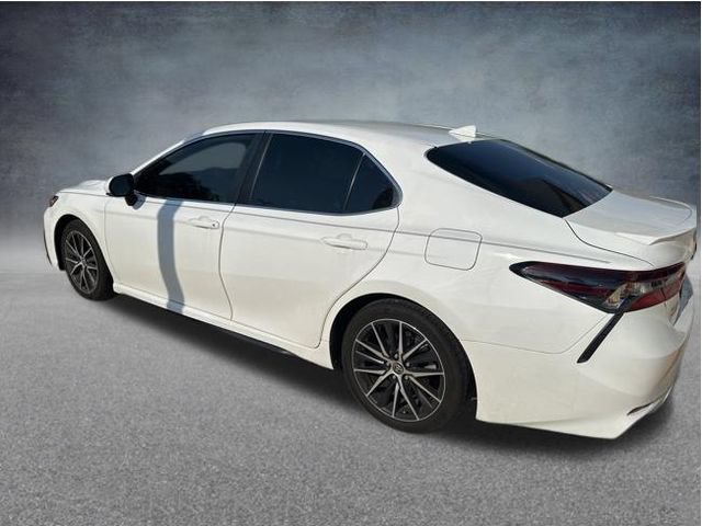 Used 2023 Toyota Camry SE FWD image 3