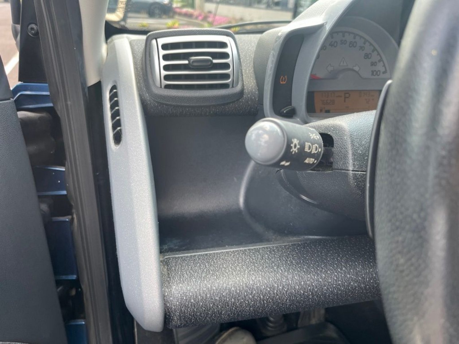 Used 2009 smart fortwo pure RWD image 7
