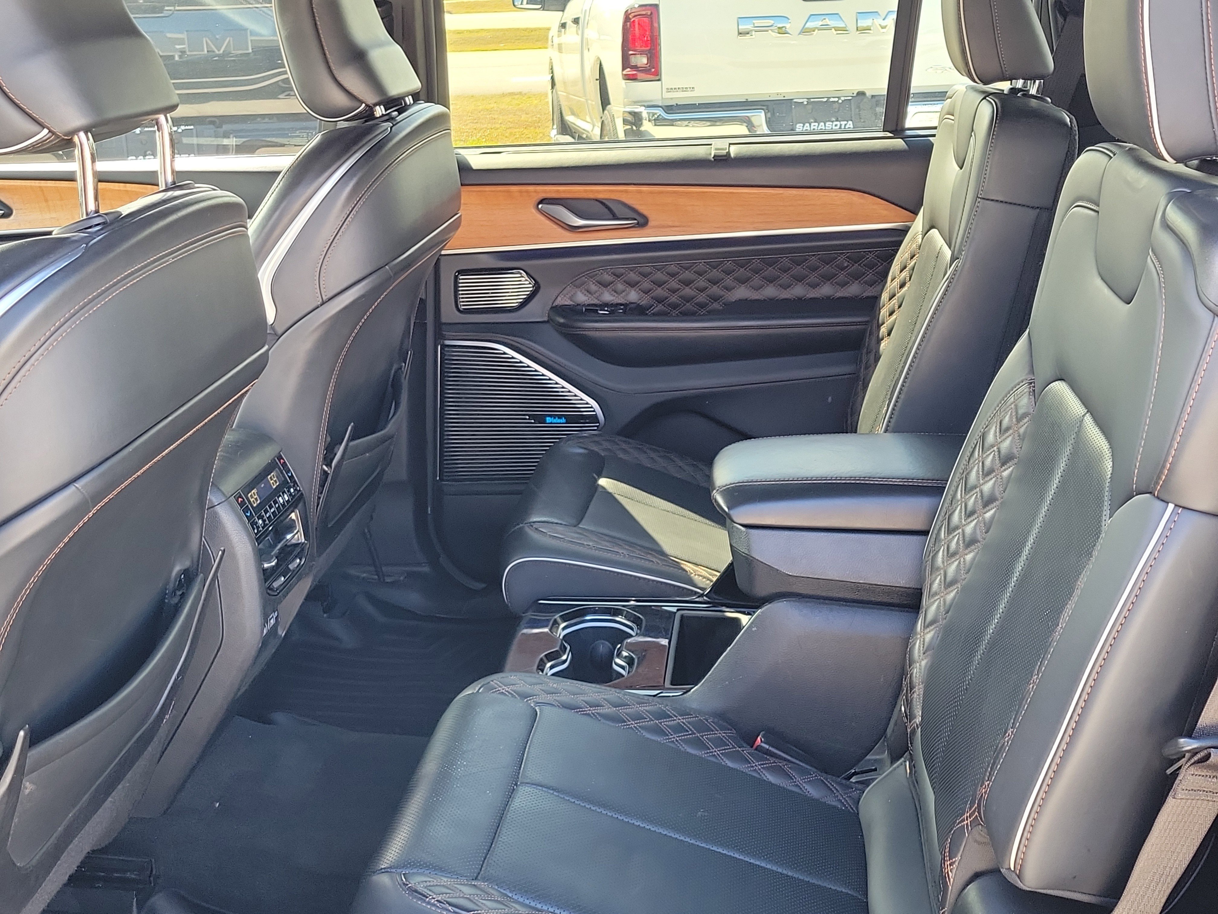 Used 2022 Jeep Grand Cherokee L Summit image 17