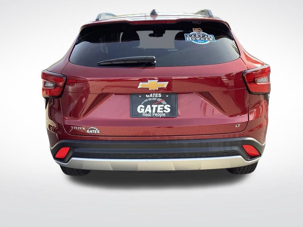 Used 2025 Chevrolet Trax LT w/ LT Convenience Package FWD image 9
